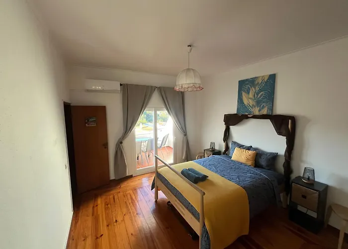 Casa Pausa Sesimbra Holiday Home